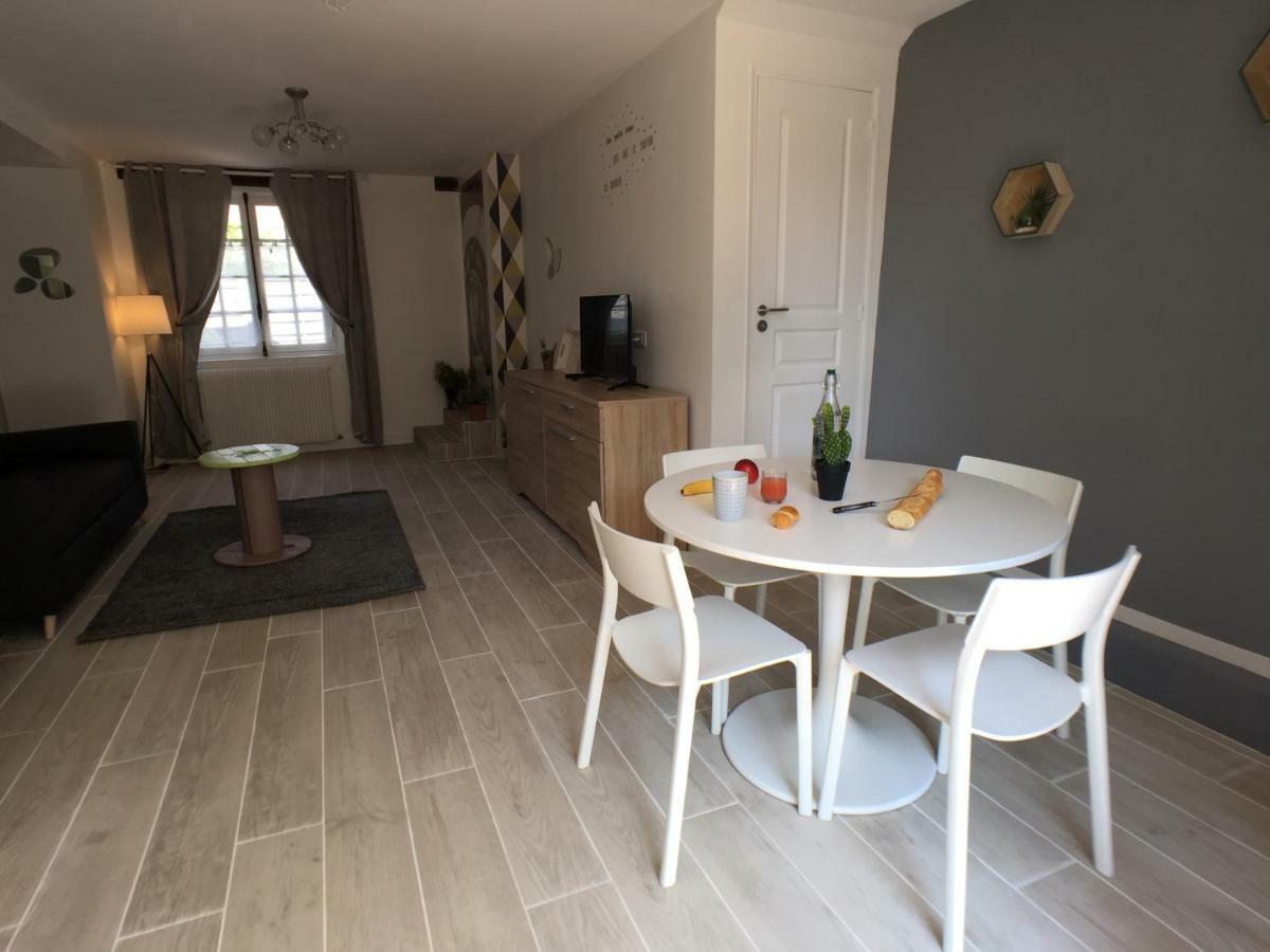 Domaine Des Trois Chateaux Apartamento *